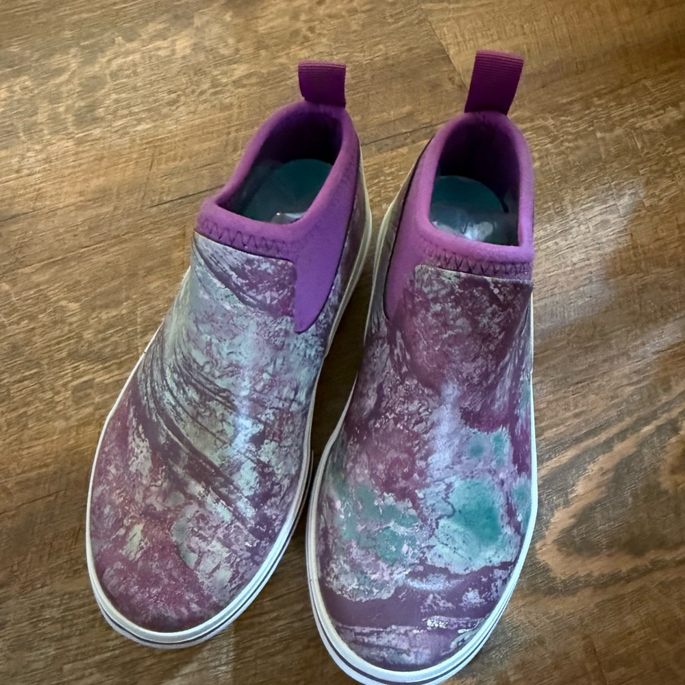 Gator Waders Women’s Camp Boots – Purple/Mint Marble – Size 6